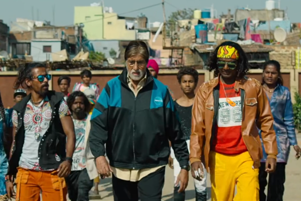 BIG B regales fans in JHUND