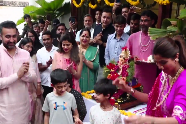 Bollywood joins Ganesh Utsav celebrations