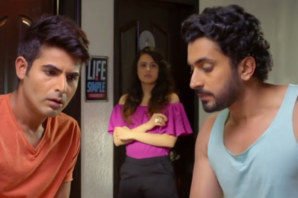 Film Review: JHOOTHA KAHIN KA