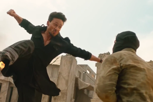 Film WAR crosses Rs 300 cr mark