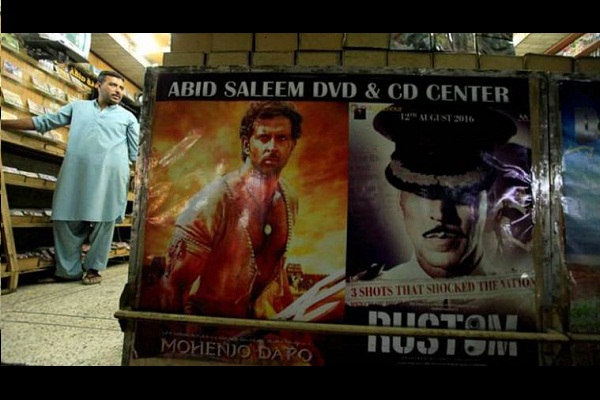 Pak lifts ban on Indian films