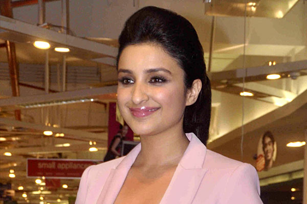 Parineeti sizzles in DISHOOM