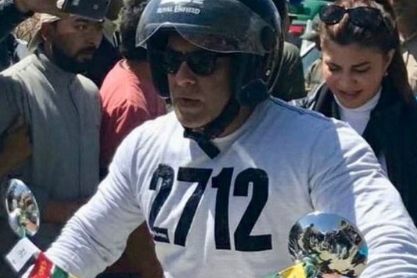 RACE 3 team to Leh on bikes