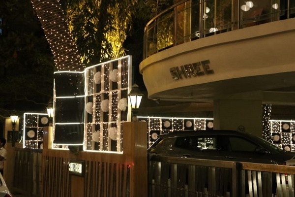 Ranveer`s residence decked up to welcome Deepika