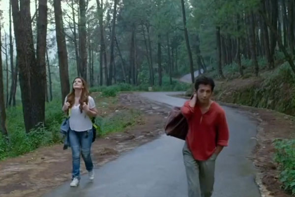 Review of HUM BHI AKELE, TUM BHI AKELE