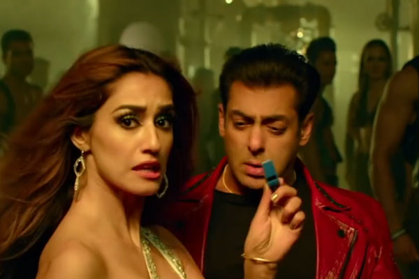 Sallu grooves in song `SEETI MAAR`