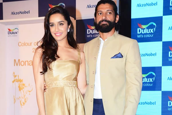 Shraddha, Farhan affair ?