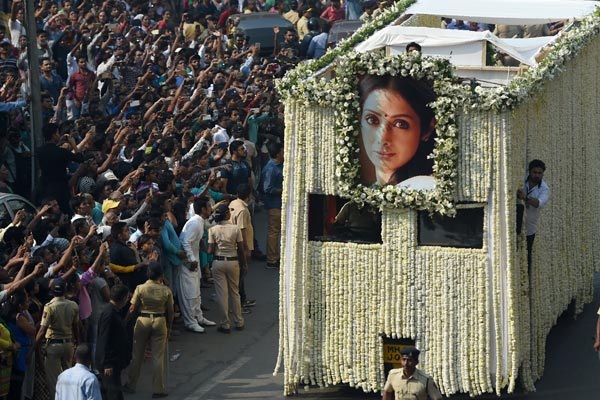 Sridevi cremated with state honours in Mumbai
