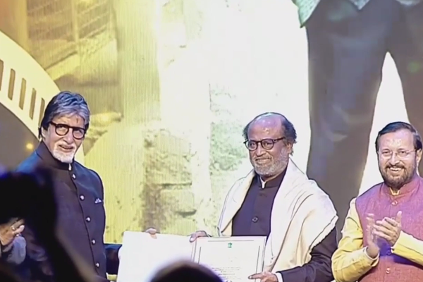 Superstars Bachchan & Rajnikanth bonhomie at the film festival
