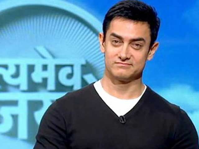 Aamir as wrestlers` father