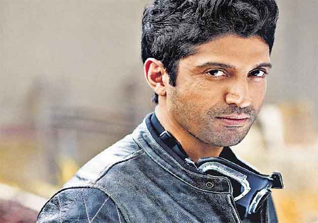 Farhan  in  Srinagar for ‘Wazir’