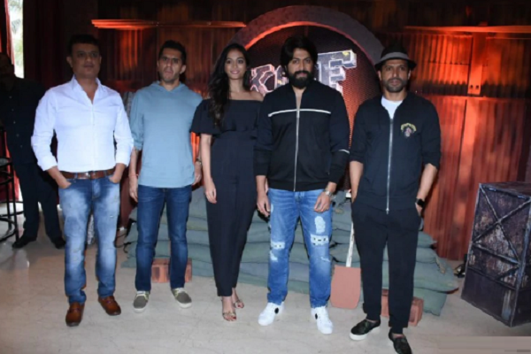 Farhan Akhtar, Yash launched the Hindi trailer of KOLAR Gold Fields