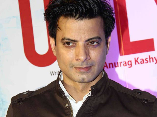 Rahul Bhat denies playing politicians