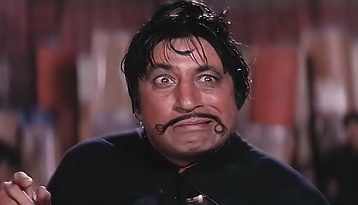 Shakti Kapoor mobbed